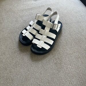 ❤️‍🔥 3 for $30 (bundle) Soda Sandals Size 8